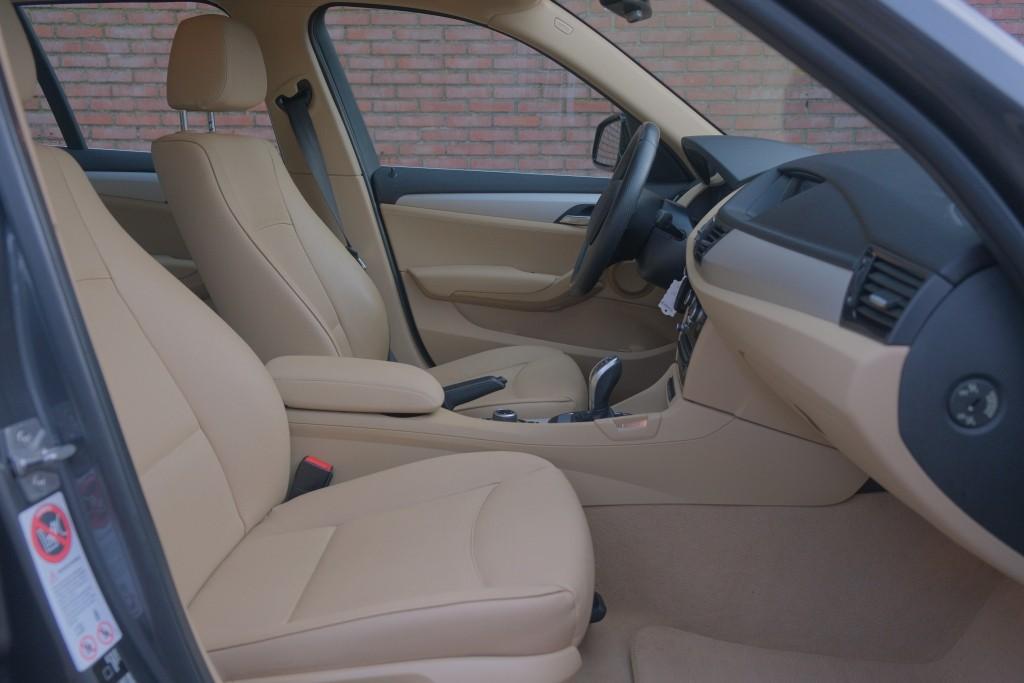 BMW X1 xDrive20i 184pk Aut. High Executive | Navi | Climate | Cruise | Xenon | Stoelverwarming | Leder | PDC afbeelding 4