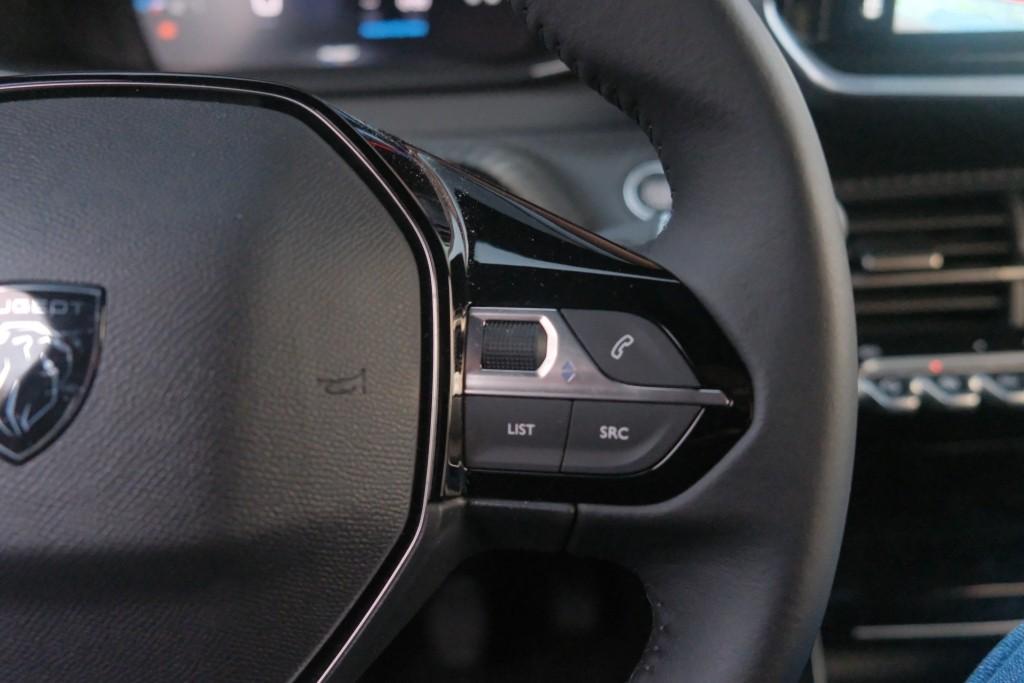 Peugeot 2008 1.2 PureTech 100pk Allure | Navi | App Connect | Climate | Adaptive Cruise | Keyless | Camera | Blind Spot afbeelding 10