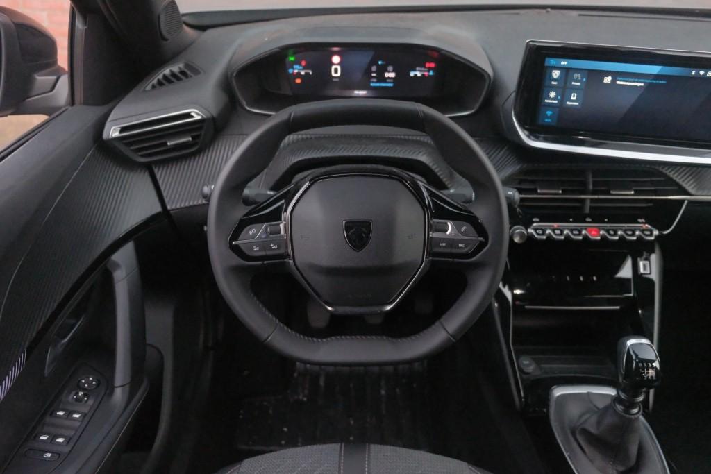 Peugeot 2008 1.2 PureTech 100pk Allure | App Connect | Keyless | Adaptive Cruise | Camera | Dodehoek | PDC afbeelding 13