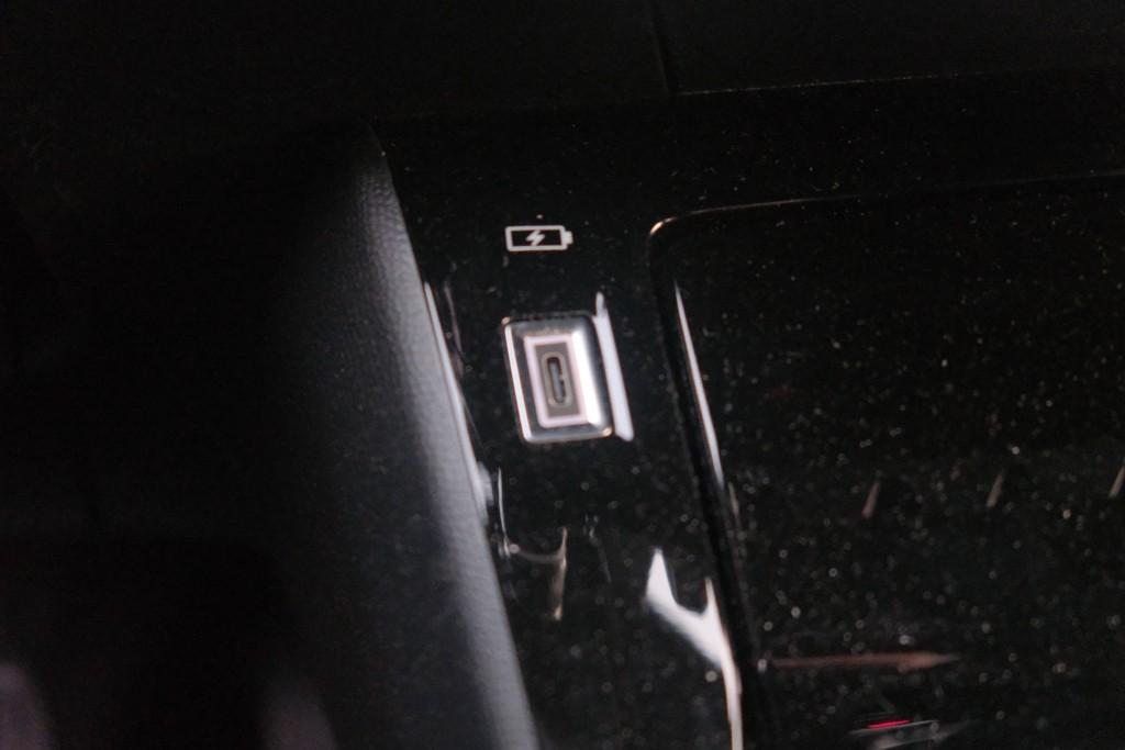 Peugeot 2008 1.2 PureTech 100pk Allure | App Connect | Keyless | Adaptive Cruise | Camera | Dodehoek | PDC afbeelding 20