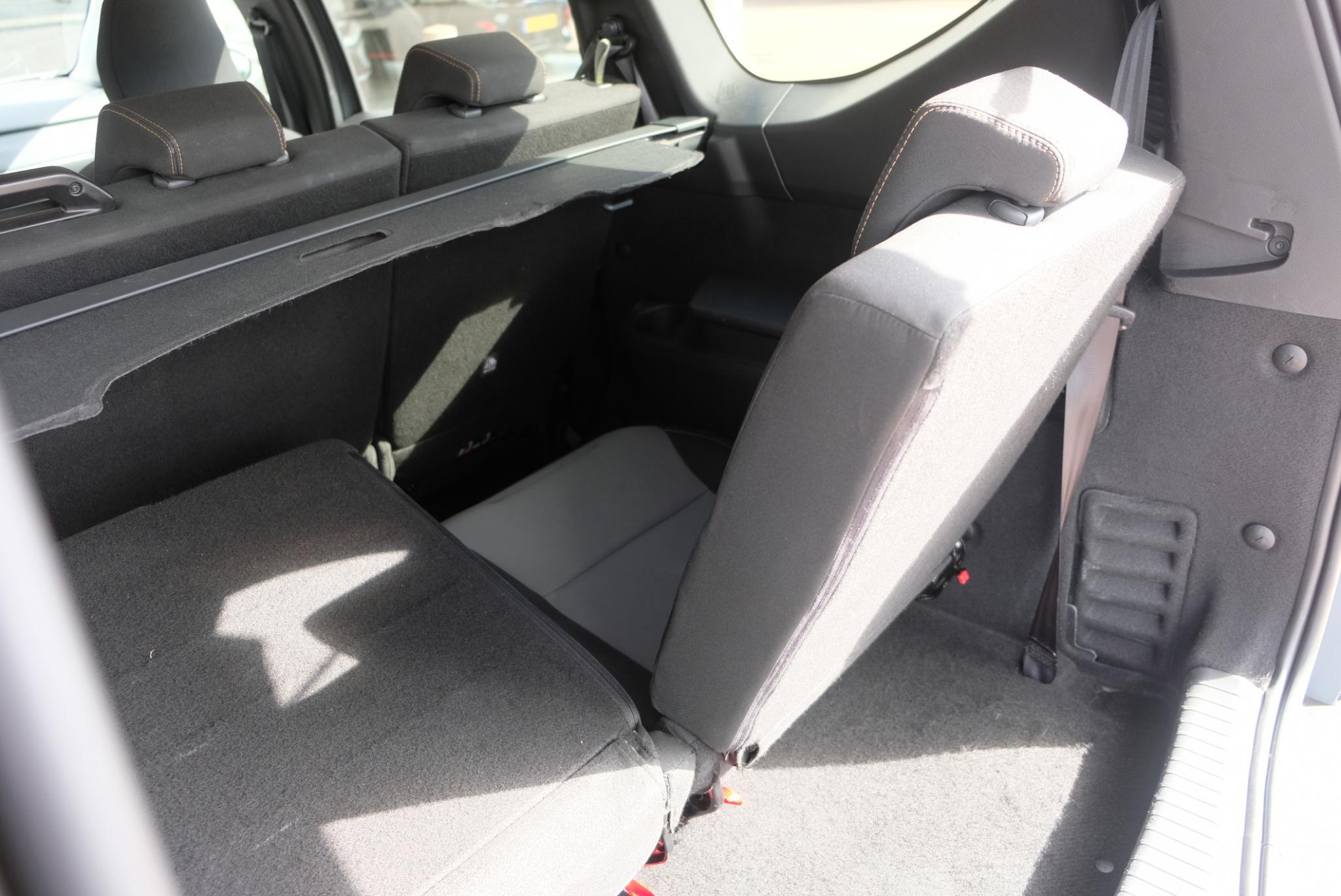 Dacia Jogger 1.6 Hybrid 140pk Aut. Extreme 7p. | Navi | App Connect | Climate | Cruise | Camera | Keyless | Blind Spot | PDC afbeelding 21