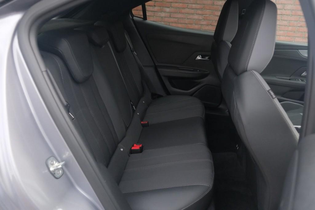 Opel Mokka 1.2 Turbo 100pk GS | Nieuw Model ! | App Connect | Climate | Cruise | Camera | PDC | Winter Pakket afbeelding 3