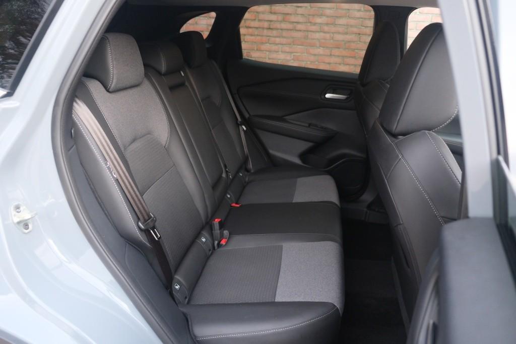 Nissan QASHQAI 1.3 MHEV 158pk Xtronic N-Connecta | Navi | App Connect | Adaptive Cruise | Keyless | 360° Camera | Elektrische Achterklep | Cold Pack afbeelding 3