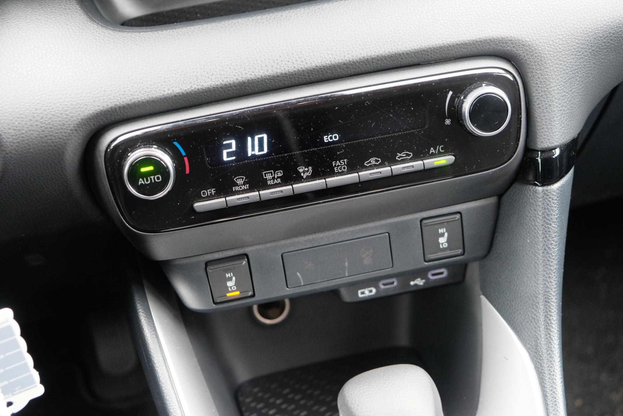 Mazda 2 Hybrid 1.5 116pk CVT Centre-line | App Connect | Climate | Adaptive Cruise | Camera | Stoelverwarming afbeelding 14