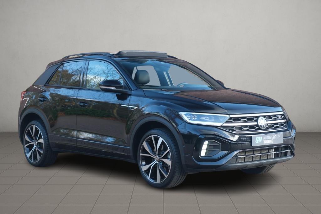 Volkswagen T-Roc 1.5 TSi 150pk DSG R-Line Black Edition | Black Style | App Connect | Panoramadak | Camera | Keyless | Elektrische Achterklep | Matrix LED | Winter Pakket afbeelding 1