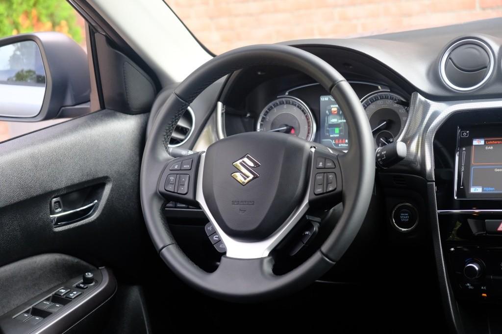 Suzuki Vitara 1.4 Boosterjet 130pk Style Smart Hybrid | Navi | App Connect | Climate | Adaptive Cruise | Panoramadak | Camera | Keyless | Blind Spot afbeelding 12
