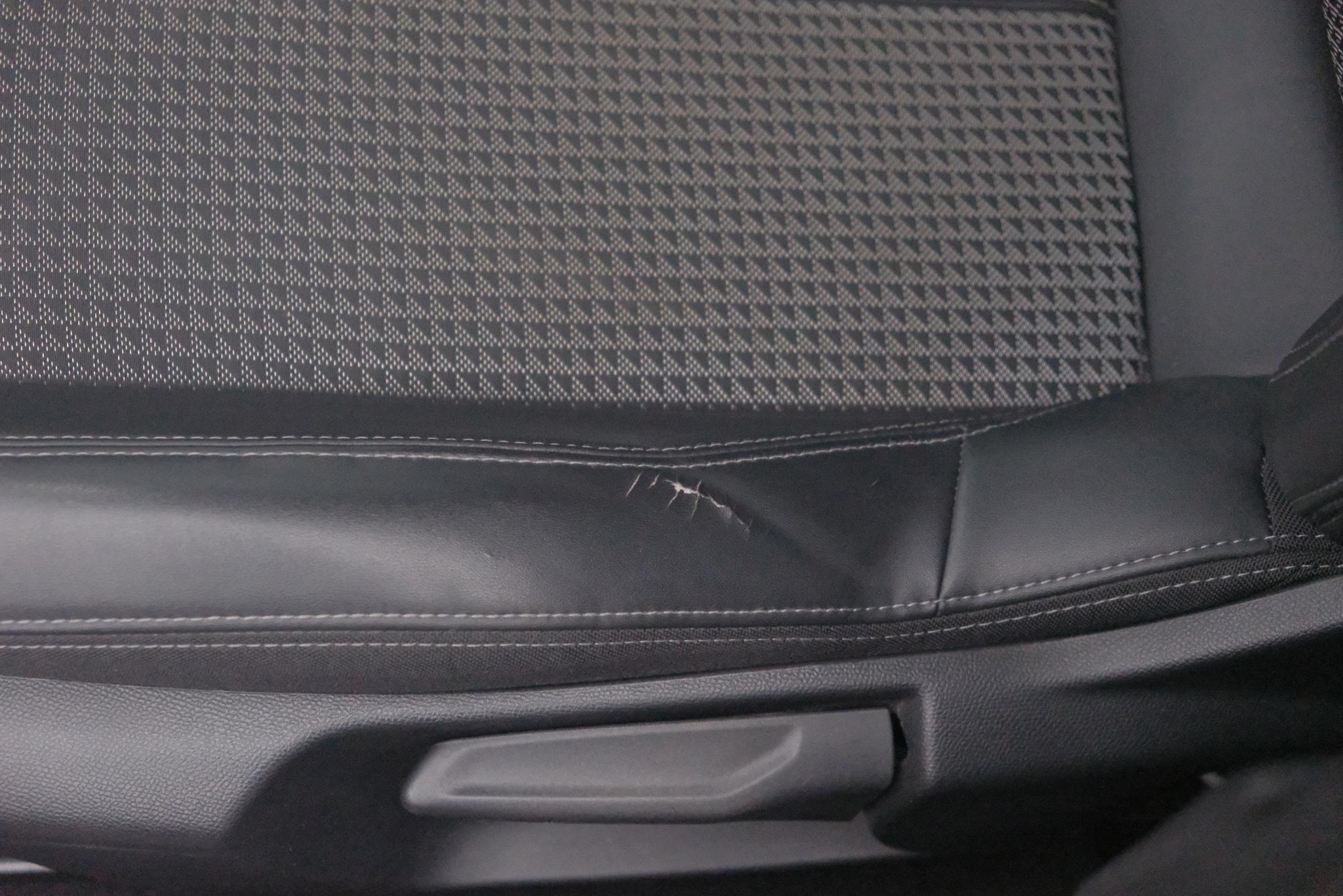 Peugeot 2008 1.2 PureTech 130pk EAT8 GT-Line | Navi | App Connect | Climate | Adaptive Cruise | Keyless | Camera | Blind Spot afbeelding 38