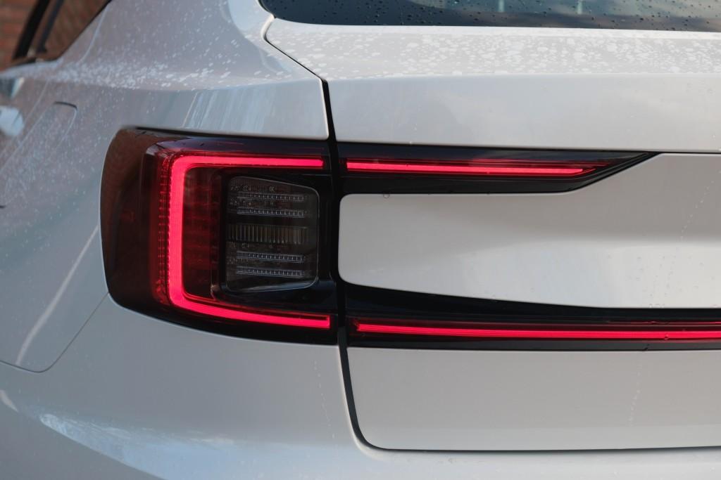 Polestar 2 Long Range Single Motor 78 kWh | Navi | Climate | Adaptive Cruise | Keyless | 360° Camera | Blind Spot afbeelding 28