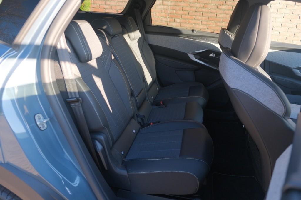 Peugeot 5008 1.2 Hybrid 145pk e-DCS6 GT 7 Persoons | Navi | App Connect | Climate | Adaptive Cruise | Camera | Keyless | Stoelverwarming | PDC afbeelding 3