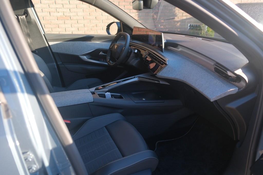 Peugeot 5008 1.2 Hybrid 145pk e-DCS6 GT 7 Persoons | Navi | App Connect | Climate | Adaptive Cruise | Camera | Keyless | Stoelverwarming | PDC afbeelding 4