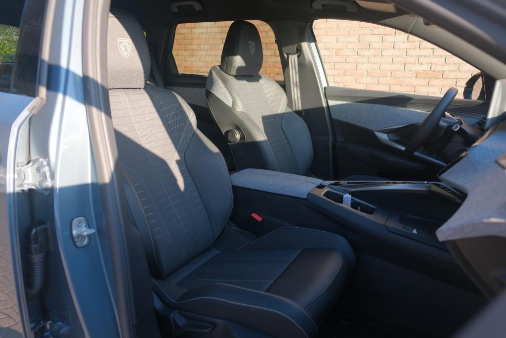 Peugeot 5008 1.2 Hybrid 145pk e-DCS6 GT 7 Persoons | Navi | App Connect | Climate | Adaptive Cruise | Camera | Keyless | Stoelverwarming | PDC afbeelding 5