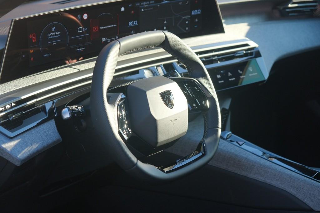 Peugeot 5008 1.2 Hybrid 145pk e-DCS6 GT 7 Persoons | Navi | App Connect | Climate | Adaptive Cruise | Camera | Keyless | Stoelverwarming | PDC afbeelding 7