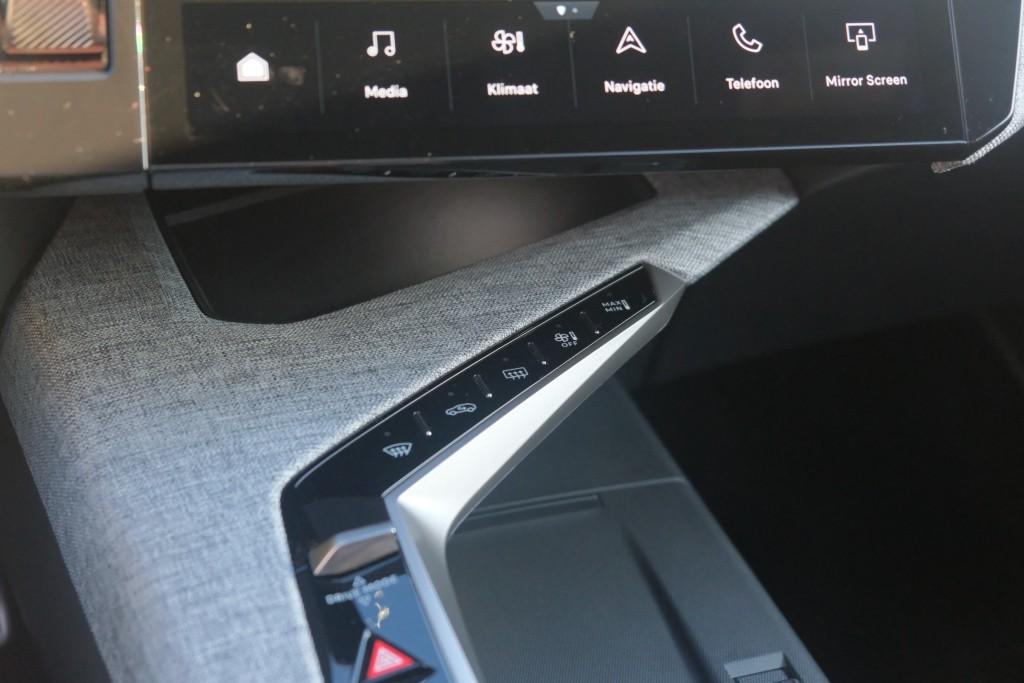 Peugeot 5008 1.2 Hybrid 145pk e-DCS6 GT 7 Persoons | Navi | App Connect | Climate | Adaptive Cruise | Camera | Keyless | Stoelverwarming | PDC afbeelding 19