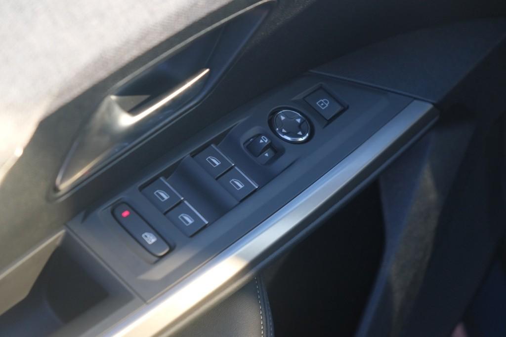 Peugeot 5008 1.2 Hybrid 145pk e-DCS6 GT 7 Persoons | Navi | App Connect | Climate | Adaptive Cruise | Camera | Keyless | Stoelverwarming | PDC afbeelding 21