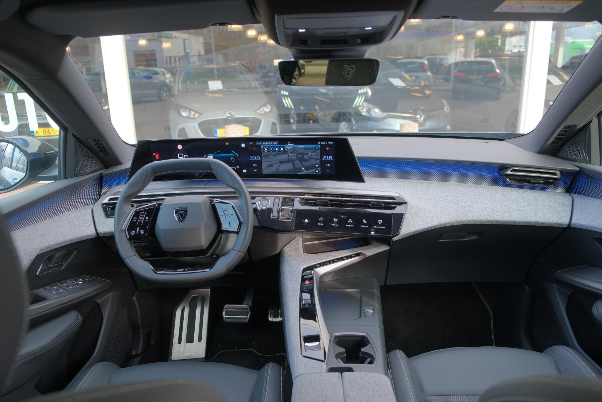 Peugeot 5008 1.2 Hybrid 145pk e-DCS6 GT 7 Persoons | Navi | App Connect | Climate | Adaptive Cruise | Camera | Keyless | Stoelverwarming | PDC afbeelding 2