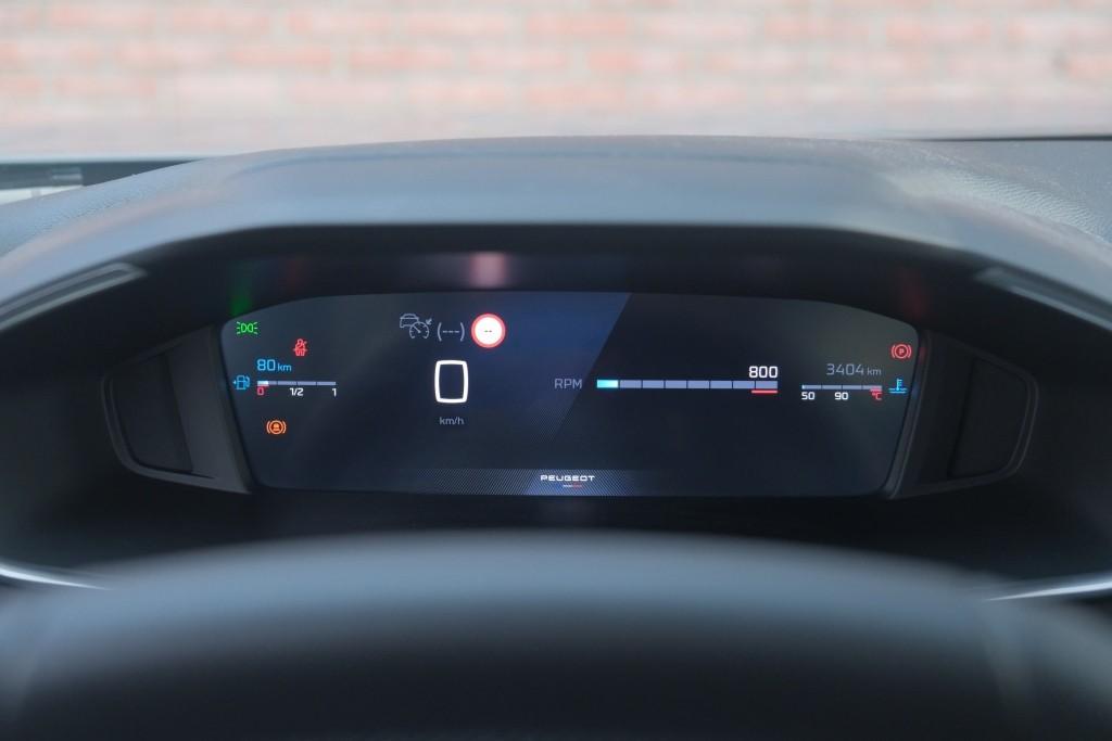 Peugeot 2008 1.2 PureTech 100pk Allure | App Connect | Keyless | Adaptive Cruise | Camera | Dodehoek | PDC afbeelding 10