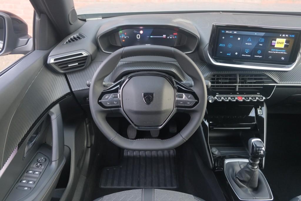 Peugeot 2008 1.2 PureTech 100pk Allure | App Connect | Keyless | Adaptive Cruise | Camera | Dodehoek | PDC afbeelding 12