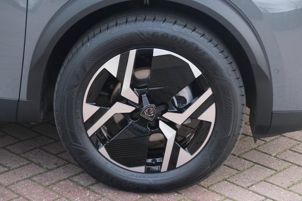 Peugeot 2008 1.2 PureTech 100pk Allure | App Connect | Keyless | Adaptive Cruise | Camera | Dodehoek | PDC afbeelding 26