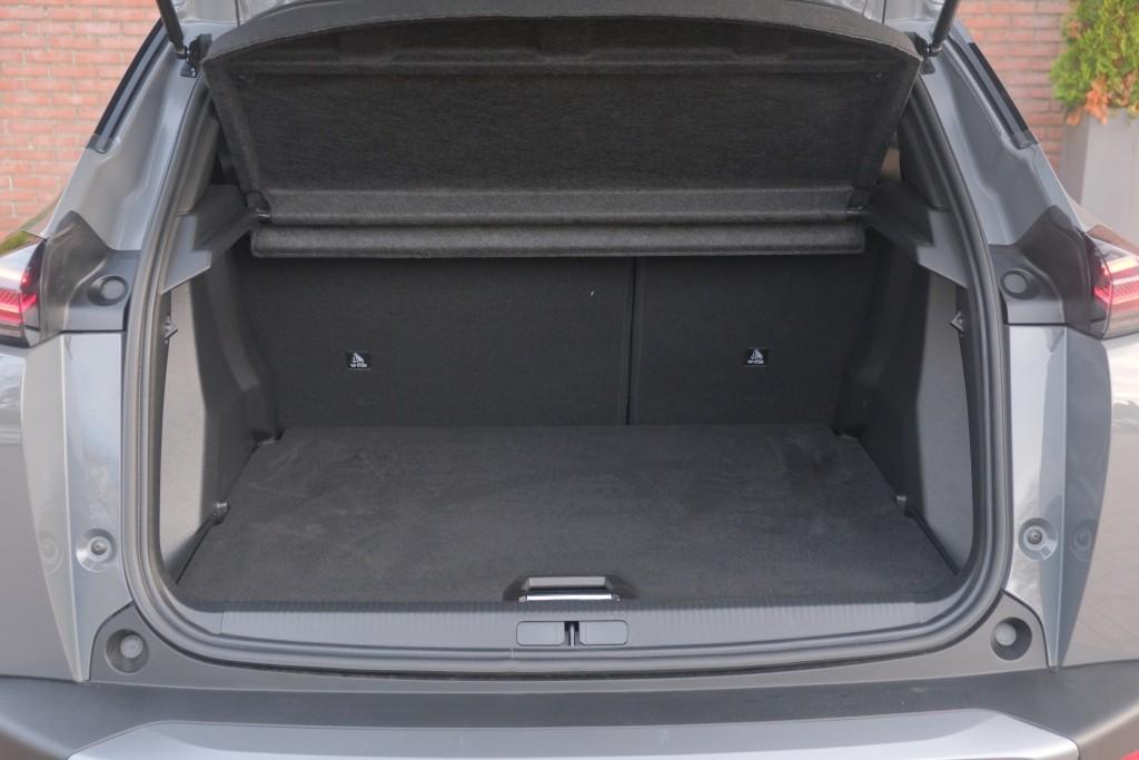 Peugeot 2008 1.2 PureTech 100pk Allure | App Connect | Keyless | Adaptive Cruise | Camera | Dodehoek | PDC afbeelding 29