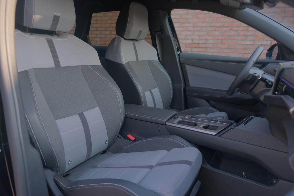 Opel Grandland 1.2 Turbo Hybrid 145pk GS | Navi | App Connect | Adaptive Cruise | Keyless | 360° Camera | Head-up Display | Matrix LED | Winter Pakket afbeelding 6