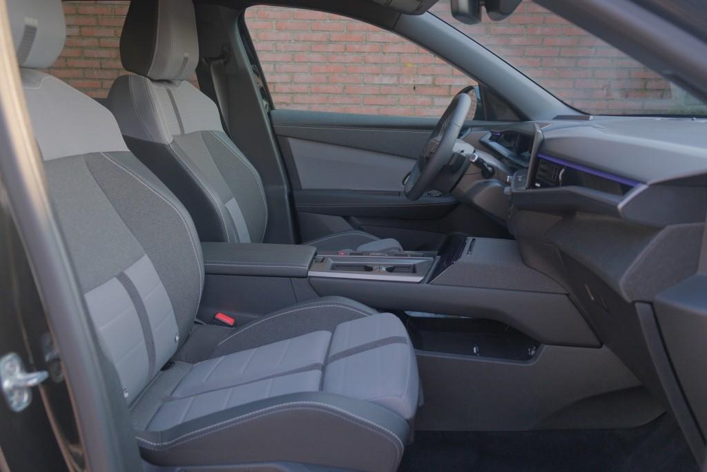 Opel Grandland 1.2 Turbo Hybrid 145pk GS | Navi | App Connect | Adaptive Cruise | Keyless | 360° Camera | Head-up Display | Matrix LED | Winter Pakket afbeelding 4