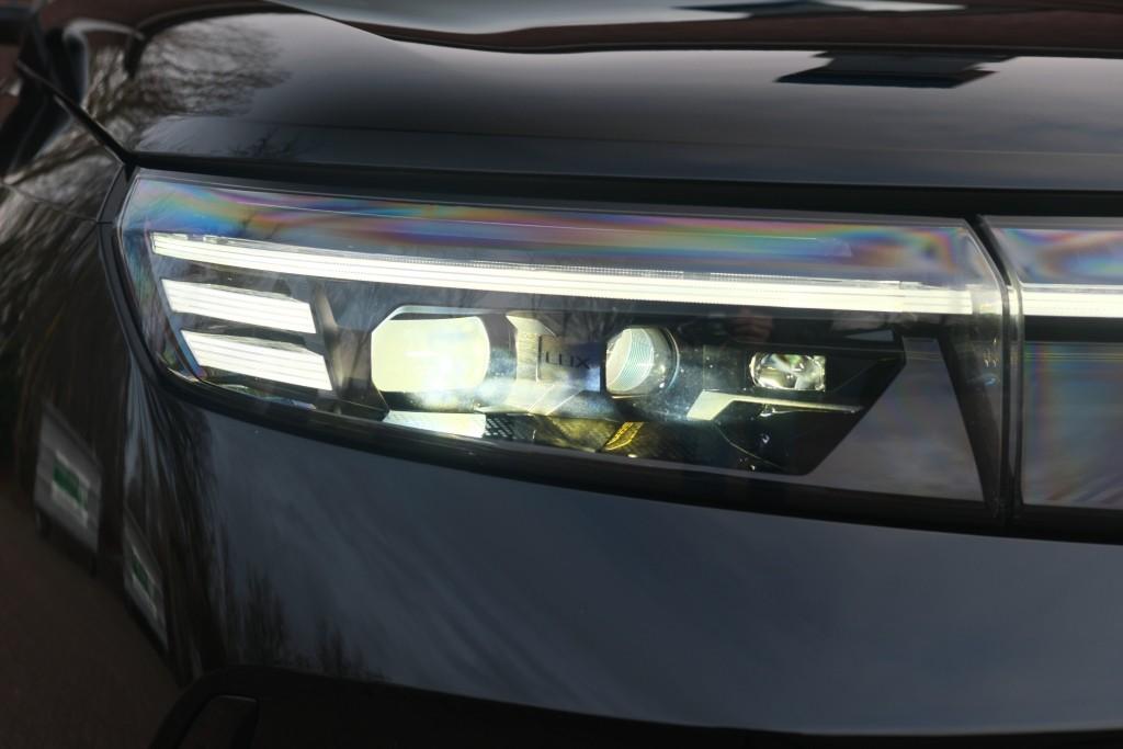 Opel Grandland 1.2 Turbo Hybrid 145pk Aut. GS | Navi | App Connect | Adaptive Cruise | Keyless | 360° Camera | Head-up Display | Matrix LED | Winter Pakket afbeelding 2