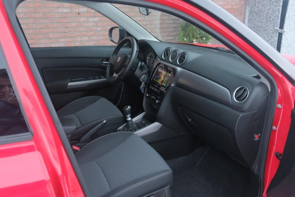 Suzuki Vitara 1.4 Boosterjet 140pk Select | App Connect | Climate | Cruise | Camera | Stoelverwarming | Trekhaak afbeelding 4