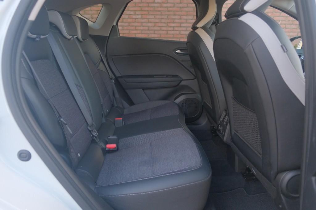 Renault Captur 1.0 TCe 90pk Intens | Navi | App Connect | Climate | Cruise | Keyless | Camera | PDC afbeelding 3