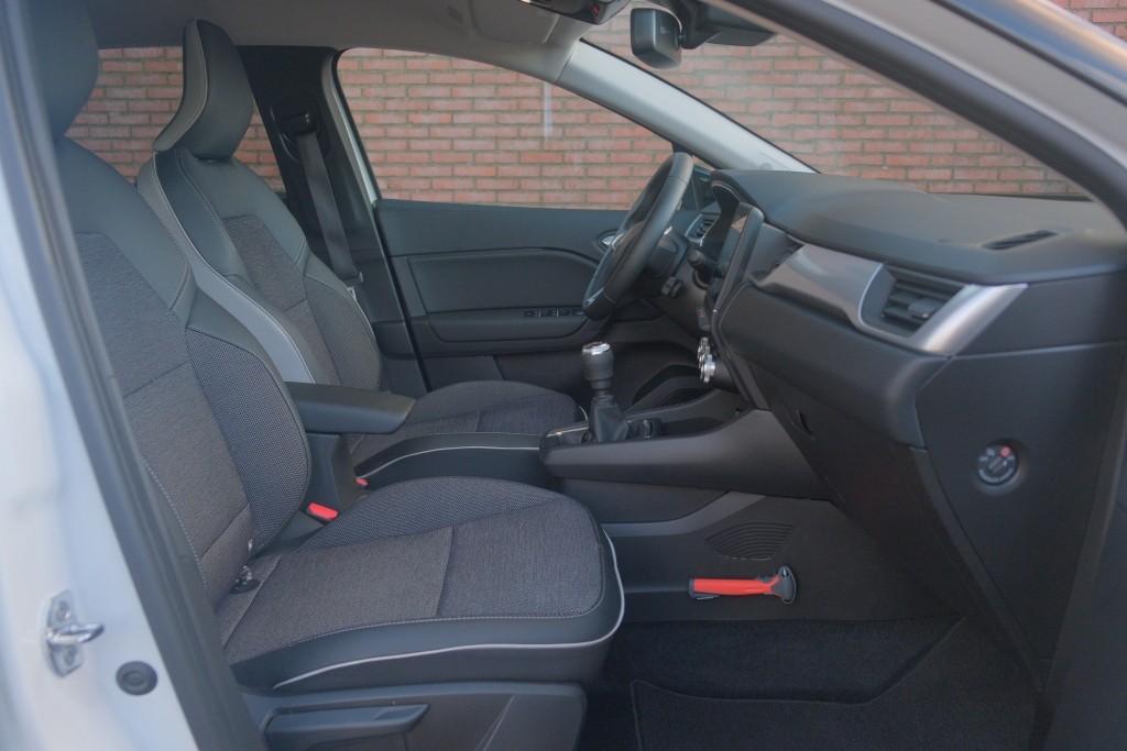 Renault Captur 1.0 TCe 90pk Intens | Navi | App Connect | Climate | Cruise | Keyless | Camera | PDC afbeelding 4