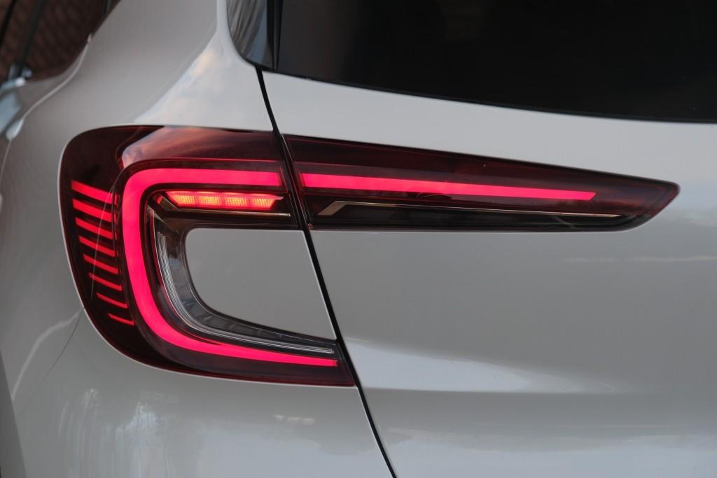 Renault Captur 1.0 TCe 90pk Intens | Navi | App Connect | Climate | Cruise | Keyless | Camera | PDC afbeelding 30