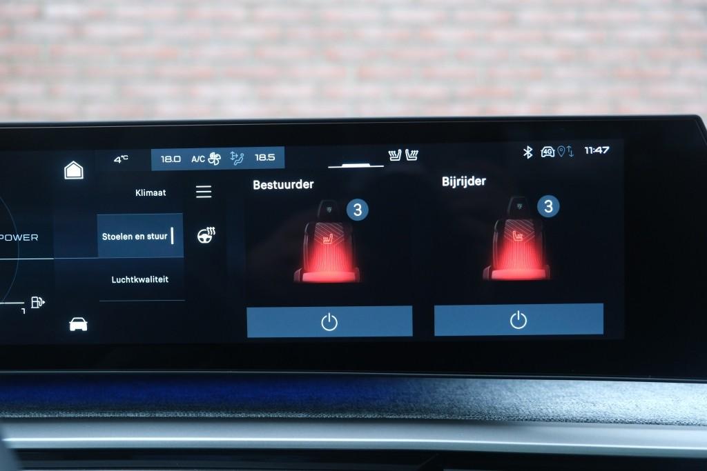 Peugeot 3008 1.2 Hybrid 145pk e-DCS6 GT | Navi | App Connect | Panoramadak | Focal Audio | Alcantara | Camera | Elektrische Achterklep | Winter Pakket afbeelding 22