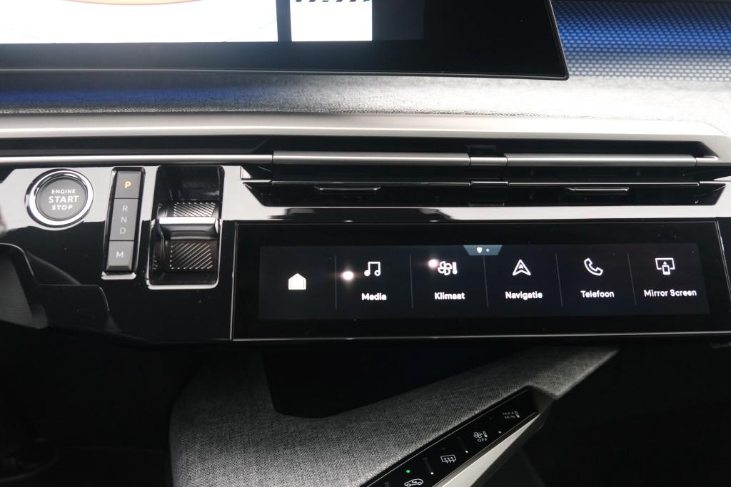 Peugeot 3008 1.2 Hybrid 145pk e-DCS6 GT | Navi | App Connect | Panoramadak | Focal Audio | Alcantara | Camera | Elektrische Achterklep | Winter Pakket afbeelding 24