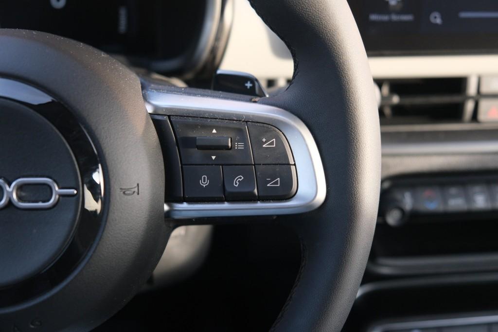 Fiat 600 1.2 Hybrid 110pk DCT6 La Prima | Navi | App Connect | Adaptive Cruise | Climate | Keyless | Camera | Leder | Elektrische Achterklep afbeelding 9