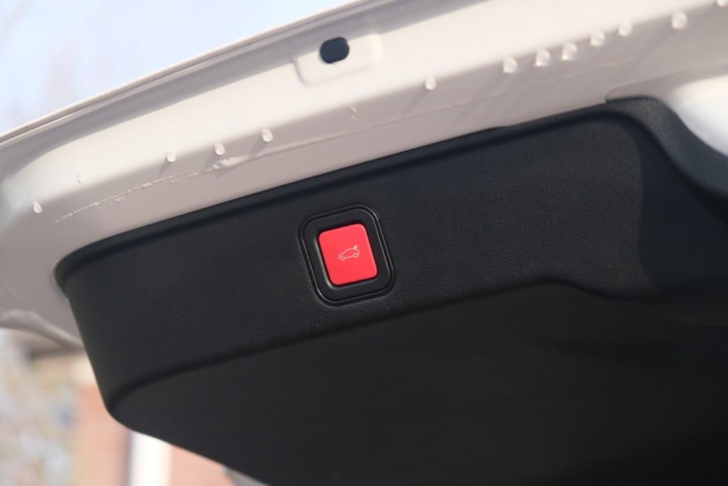 Fiat 600 1.2 Hybrid 110pk DCT6 La Prima | Navi | App Connect | Adaptive Cruise | Climate | Keyless | Camera | Leder | Elektrische Achterklep afbeelding 29