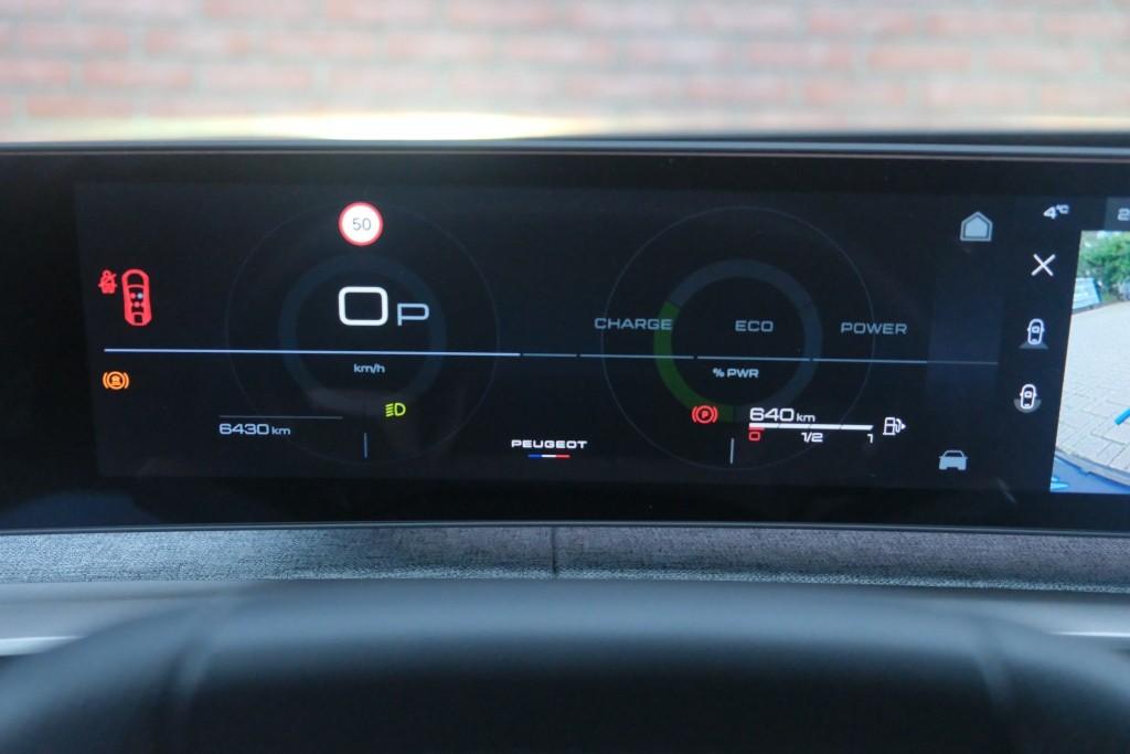 Peugeot 3008 1.2 Hybrid 145pk e-DCS6 GT | Navi | App Connect | Adaptive Cruise | Camera | Panoramadak | FOCAL® Audio | Elektrische Achterklep | Winter Pakket afbeelding 11
