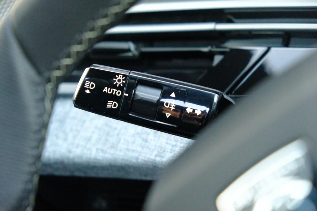 Peugeot 3008 1.2 Hybrid 145pk e-DCS6 GT | Navi | App Connect | Adaptive Cruise | Camera | Panoramadak | FOCAL® Audio | Elektrische Achterklep | Winter Pakket afbeelding 30