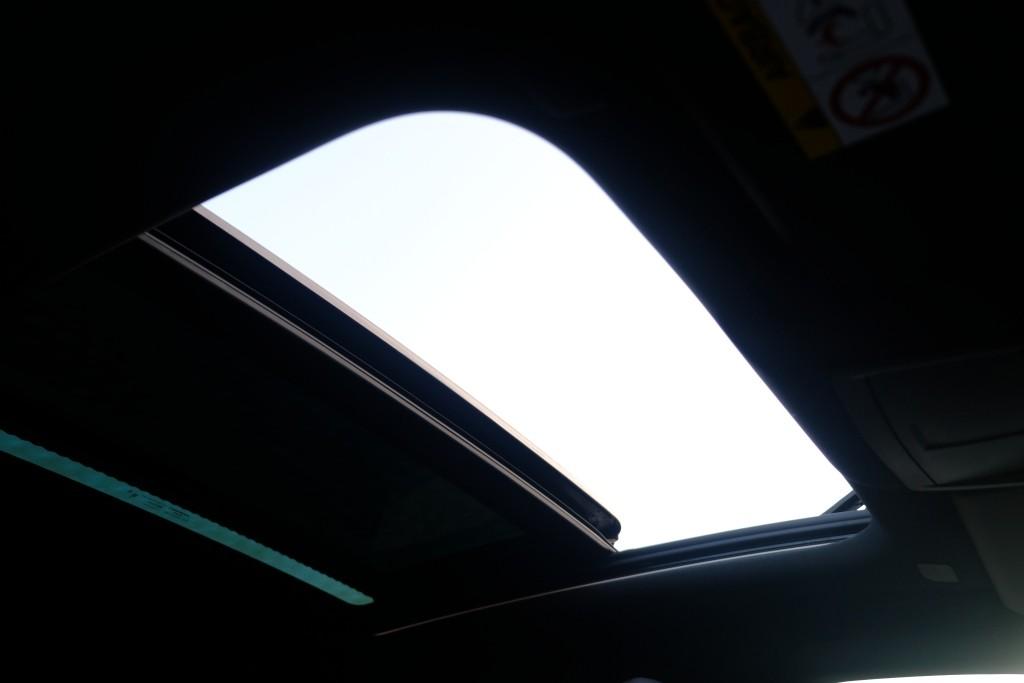 Peugeot 3008 1.2 Hybrid 145pk e-DCS6 GT | Navi | App Connect | Adaptive Cruise | Camera | Panoramadak | FOCAL® Audio | Elektrische Achterklep | Winter Pakket afbeelding 11