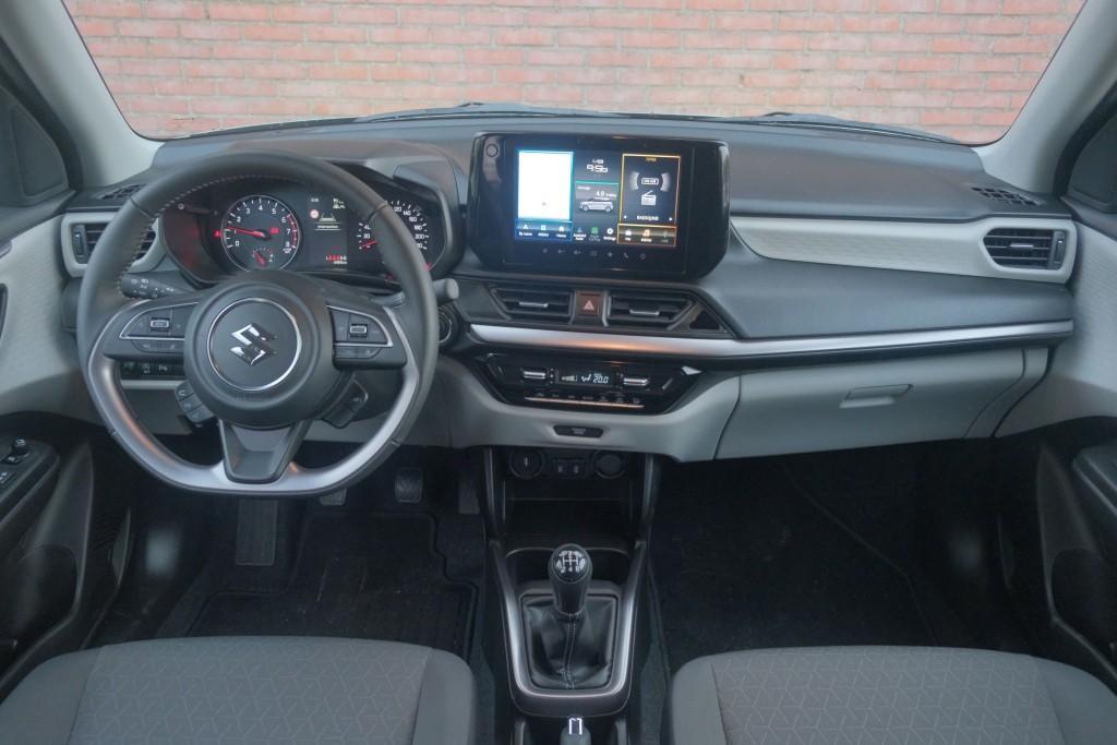 Suzuki Swift 1.2 82pk Style Smart Hybrid | Navi | App Connect | Climate | Adaptive Cruise | Camera | Keyless | Stoelverwarming afbeelding 6