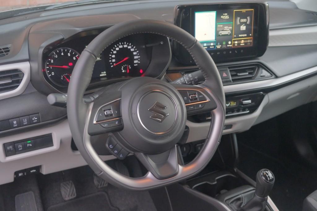 Suzuki Swift 1.2 82pk Style Smart Hybrid | Navi | App Connect | Climate | Adaptive Cruise | Camera | Keyless | Stoelverwarming afbeelding 7