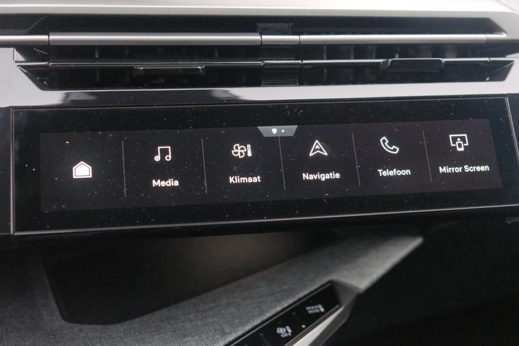 Peugeot 3008 1.2 Hybrid 145pk e-DCS6 GT | Navi | App Connect | Adaptive Cruise | Camera | Panoramadak | FOCAL® Audio | Elektrische Achterklep | Winter Pakket afbeelding 20