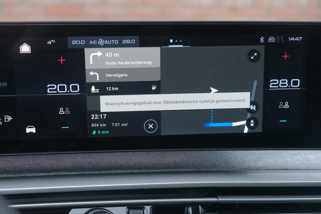 Peugeot 3008 1.2 Hybrid 145pk e-DCS6 GT | Navi | App Connect | Adaptive Cruise | Camera | Panoramadak | FOCAL® Audio | Elektrische Achterklep | Winter Pakket afbeelding 19