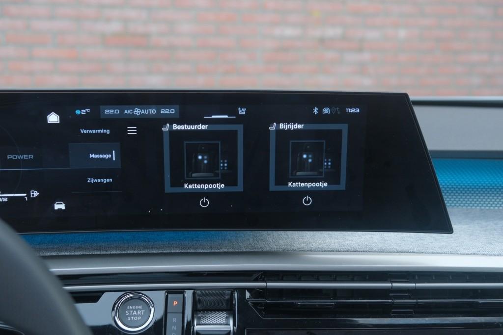 Peugeot 3008 1.2 Hybrid 145pk e-DCS6 GT | Navi | App Connect | Panoramadak | Focal Audio | Alcantara | Camera | Elektrische Achterklep | Winter Pakket afbeelding 22