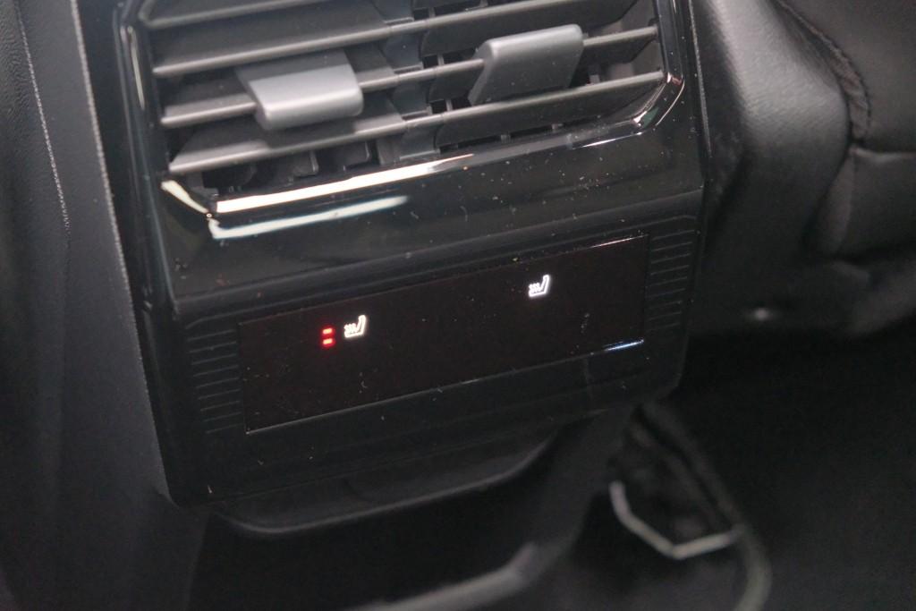 Peugeot 3008 1.2 Hybrid 145pk e-DCS6 GT | Navi | App Connect | Adaptive Cruise | Camera | Panoramadak | FOCAL® Audio | Elektrische Achterklep | Winter Pakket afbeelding 29