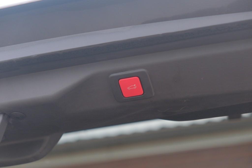 Peugeot 3008 1.2 Hybrid 145pk e-DCS6 GT | Navi | App Connect | Adaptive Cruise | Camera | Panoramadak | FOCAL® Audio | Elektrische Achterklep | Winter Pakket afbeelding 34