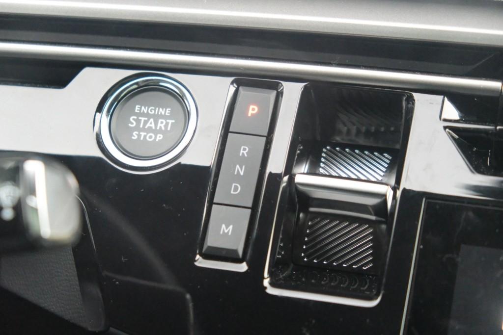 Peugeot 5008 1.2 Hybrid 145pk e-DCS6 GT 7 Persoons | Navi | App Connect | Adaptive Cruise | Panoramadak | Camera | Keyless | Stoelverwarming | Elektrische Achterklep | PDC afbeelding 26