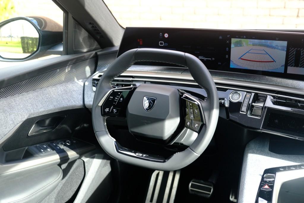 Peugeot 5008 1.2 Hybrid 145pk e-DCS6 GT 7 Persoons | Navi | App Connect | Adaptive Cruise | Panoramadak | Camera | Keyless | Stoelverwarming | Elektrische Achterklep | PDC afbeelding 12