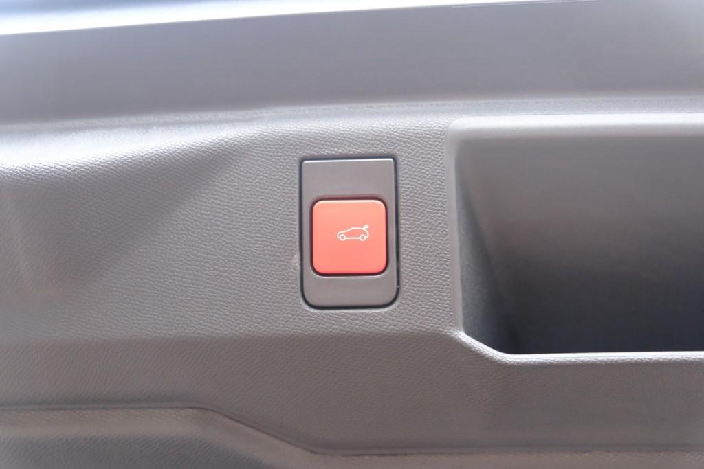 Peugeot 5008 1.2 Hybrid 145pk e-DCS6 GT 7 Persoons | Navi | App Connect | Adaptive Cruise | Panoramadak | Camera | Keyless | Stoelverwarming | Elektrische Achterklep | PDC afbeelding 35