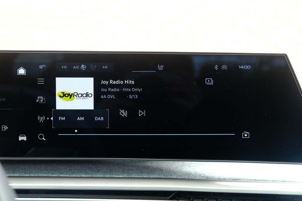 Peugeot 5008 1.2 Hybrid 145pk e-DCS6 GT 7 Persoons | Navi | App Connect | Adaptive Cruise | Panoramadak | Camera | Keyless | Stoelverwarming | Elektrische Achterklep | PDC afbeelding 17