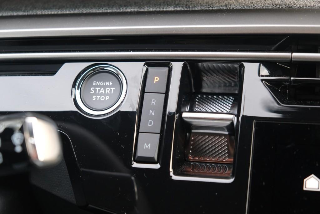 Peugeot 5008 1.2 Hybrid 145pk e-DCS6 GT 7 Persoons | Navi | App Connect | Adaptive Cruise | Panoramadak | Camera | Keyless | Stoelverwarming | Elektrische Achterklep | PDC afbeelding 26