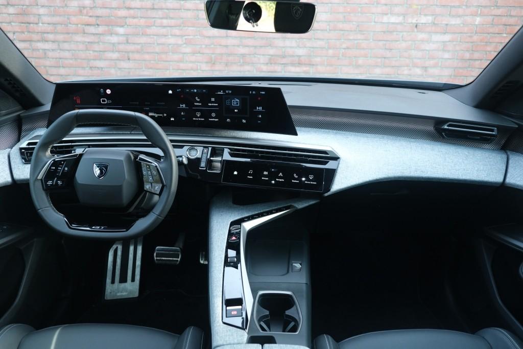 Peugeot 5008 1.2 Hybrid 145pk e-DCS6 GT 7 Persoons | Navi | App Connect | Adaptive Cruise | Panoramadak | Camera | Keyless | Stoelverwarming | Elektrische Achterklep | PDC afbeelding 7